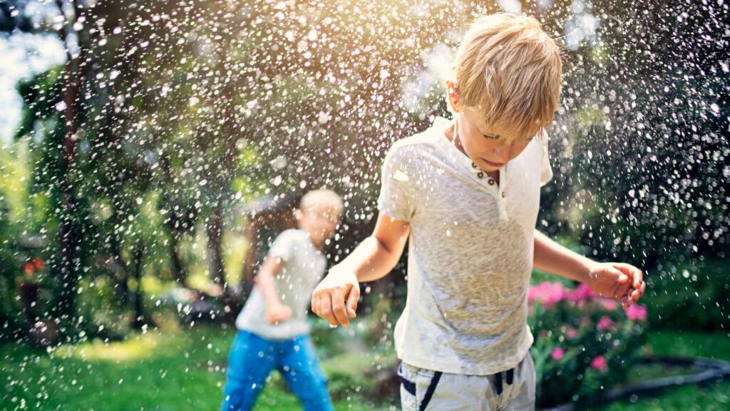 plan a fun water balloon fight