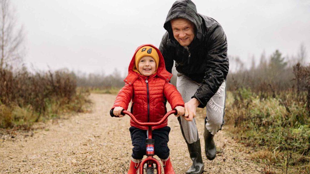 teach kid how to bike