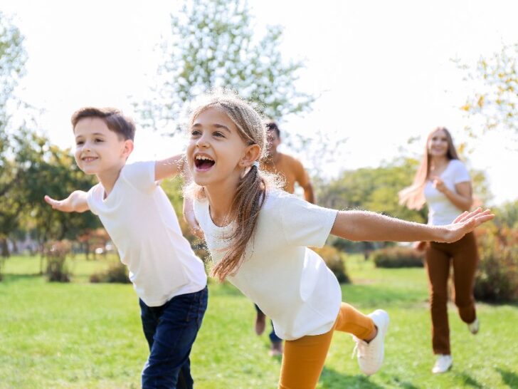 Screen-Free Activities Kids Can Do While You Make Dinner